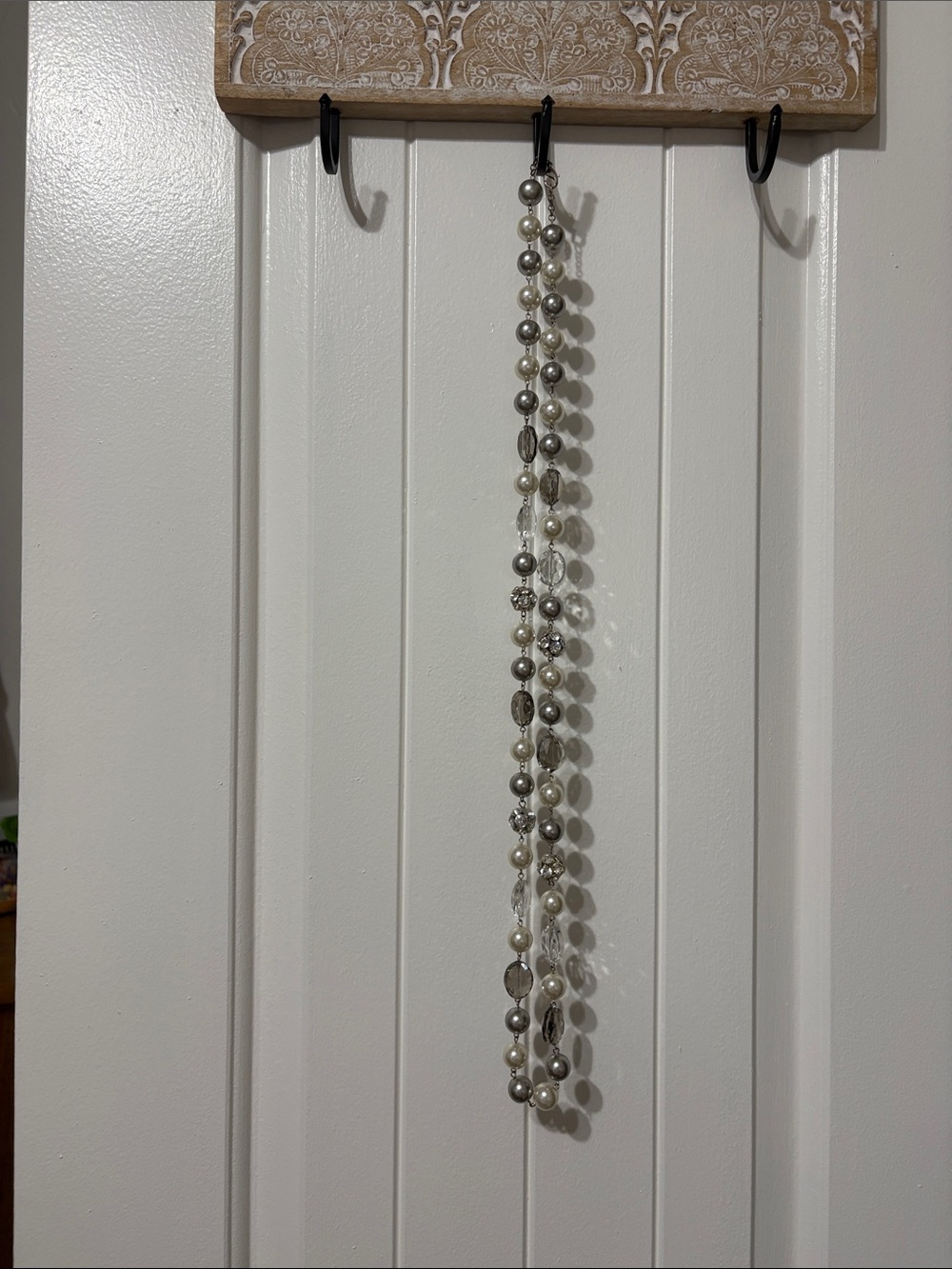 Chunky beaded necklace - gray, white